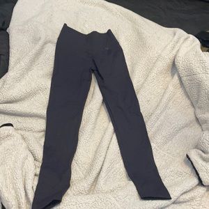 Cute booty leggings never worn no tags medium